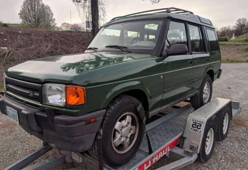 Illustration for article titled There's A Gorgeous Dead Land Rover Discovery Sitting In My Backyard But I'm Not Entirely Sure Why